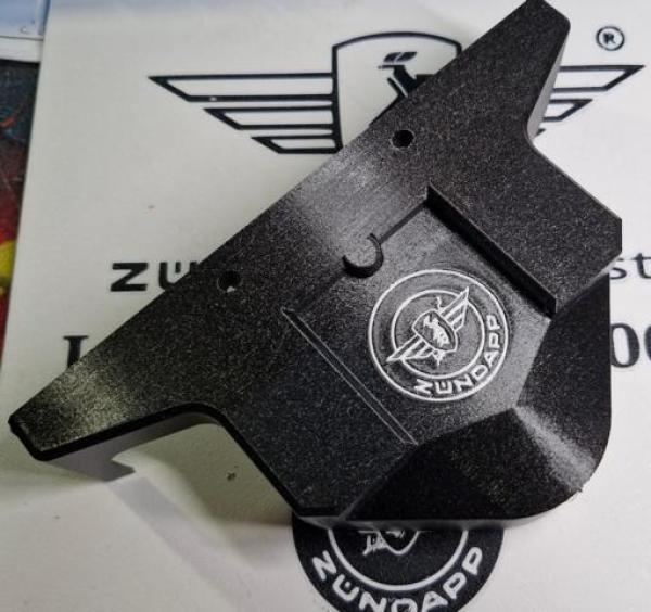 Zündapp Lenkerabdeckung 537-​13.104 mit weißem Flügelemblem - Struktur PETG